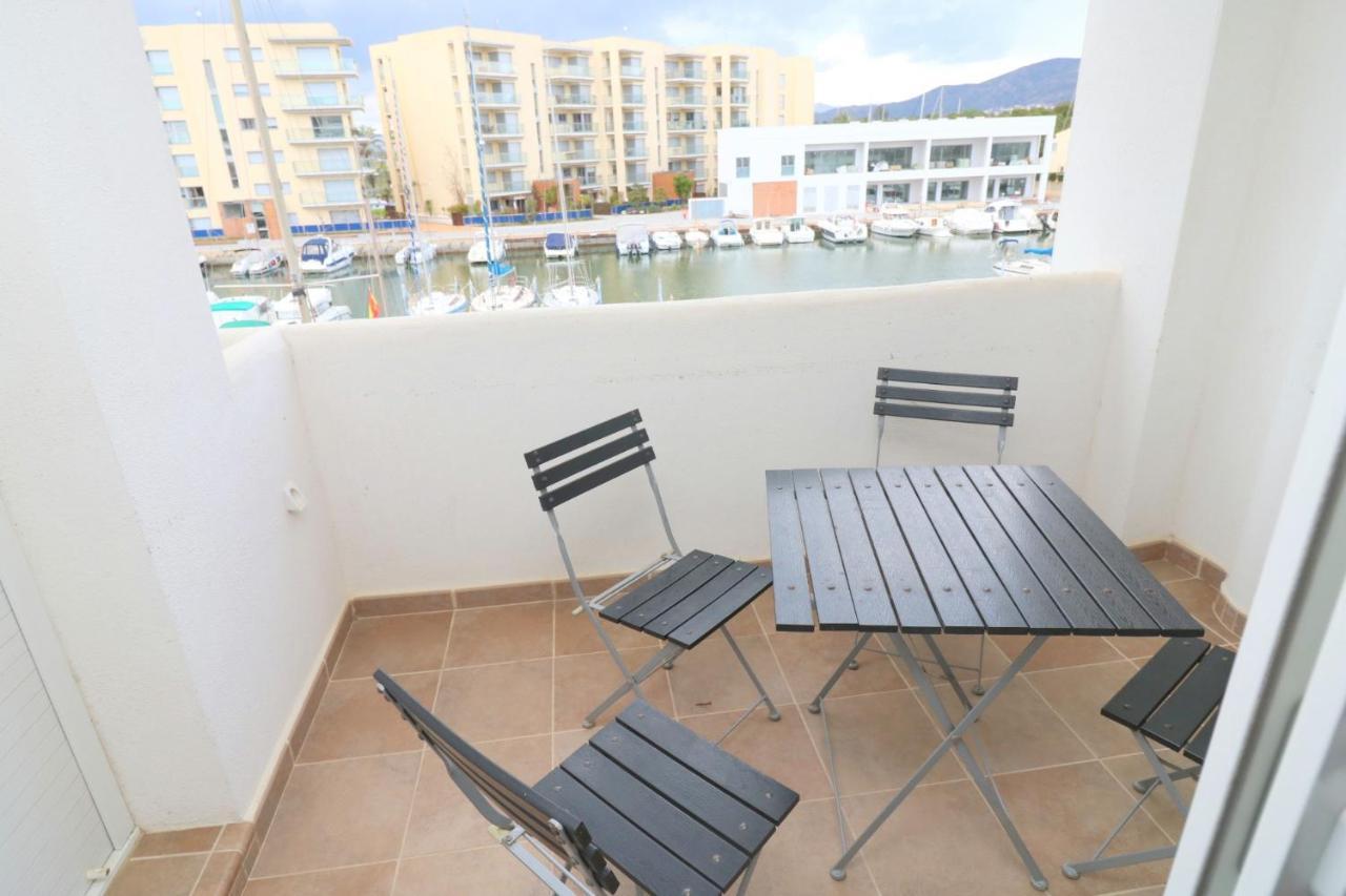 R. Marine II Apartment Roses Bagian luar foto